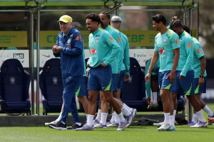Brasil akan melakoni laga persahabatan November melawan Senegal dan Tunisia di stadion Arsenal dan Lille.